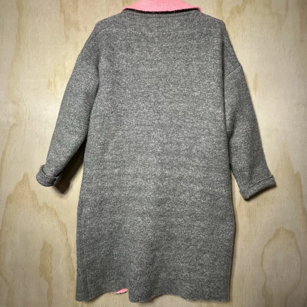 ASOS Women’s Gray and Pink Sweater/Cardigan. Soft and stretchy. Size‎ 4